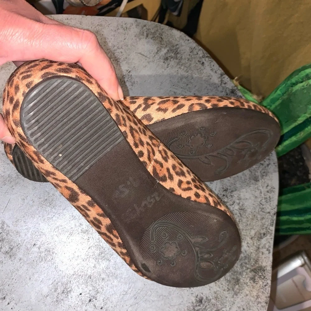 Cliffs by White Mountain Roar Leopard Print Slip On Ballet Flats 9 1/2 women’s
